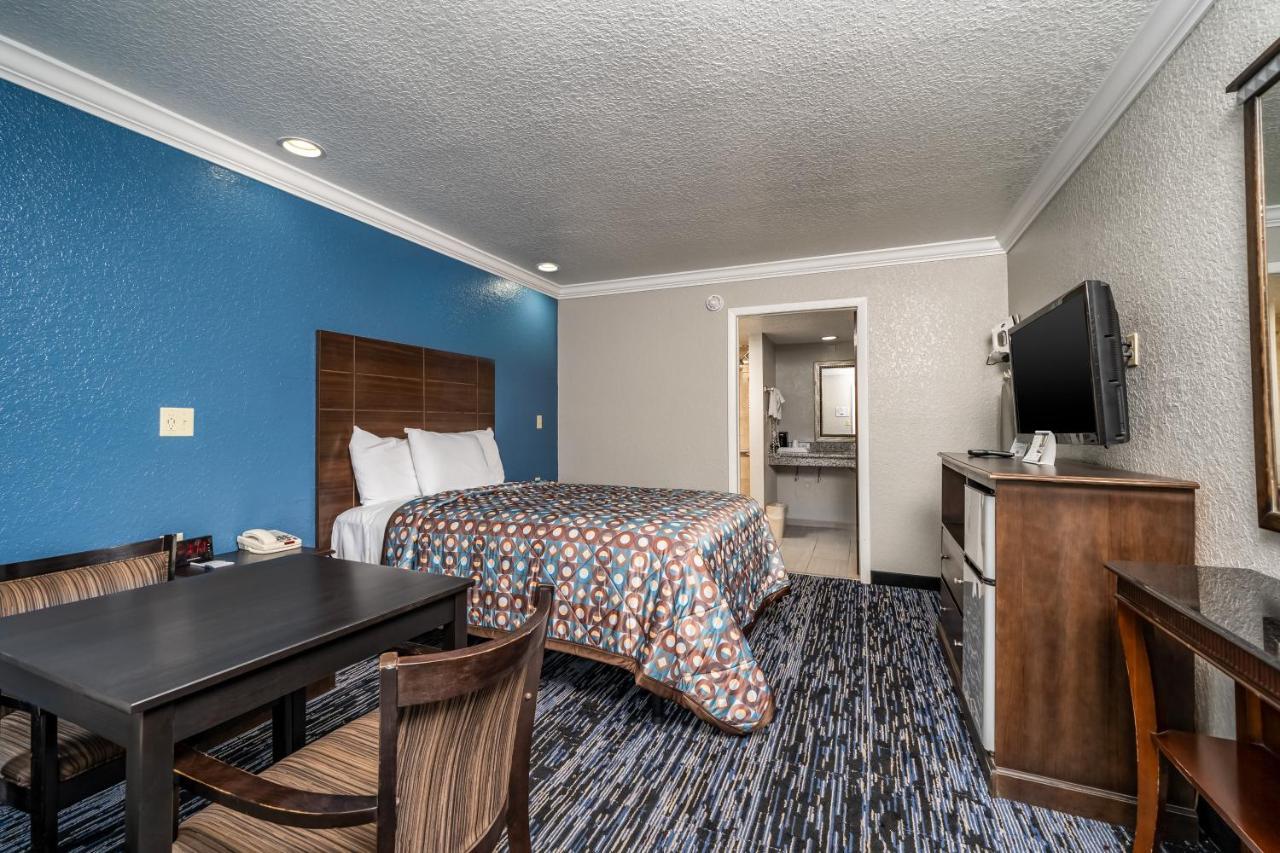 Gatortown Inn غينزفيل، فلوريدا المظهر الخارجي الصورة