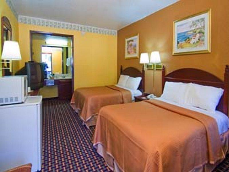 Gatortown Inn غينزفيل، فلوريدا الغرفة الصورة